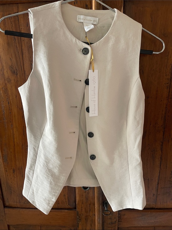 House of Harlow 1960 Tops - House of Harlow 1960 Cream Button-Front Sleeveless Vest